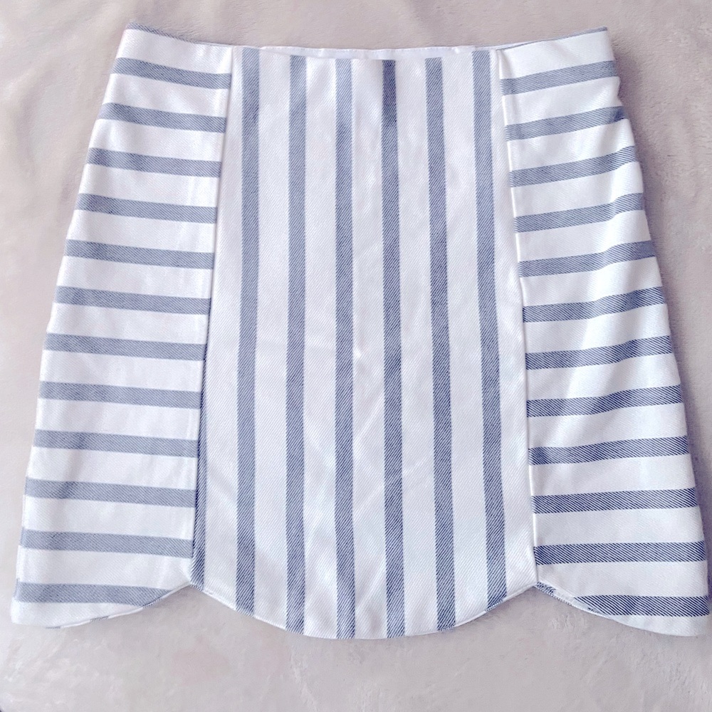 TOPSHOP  blue and white striped short mini skirt zip up size small US 2